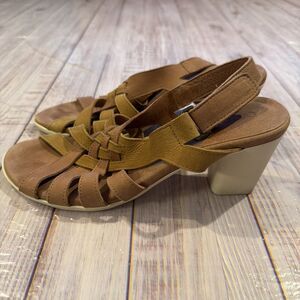 Arche Women Beige Slingback Leather Wedge Buckle Strap Sandals 8-8.5 US = EU 39